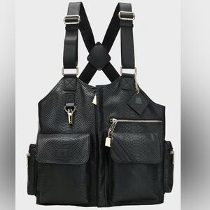 Tote & Carry Black Tactical Vest with Multiple Pockets. NWT. Men’s